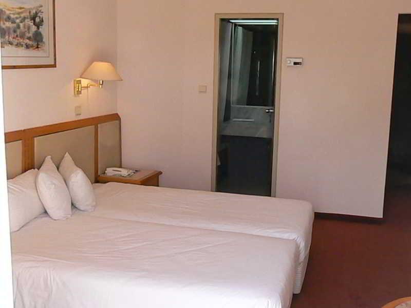 Royal Wing Hotel Yerusalem Bagian luar foto