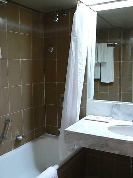 Royal Wing Hotel Yerusalem Bagian luar foto