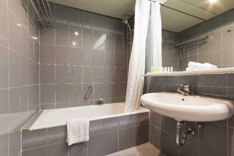 Royal Wing Hotel Yerusalem Bagian luar foto