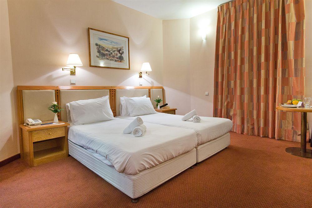 Royal Wing Hotel Yerusalem Bagian luar foto