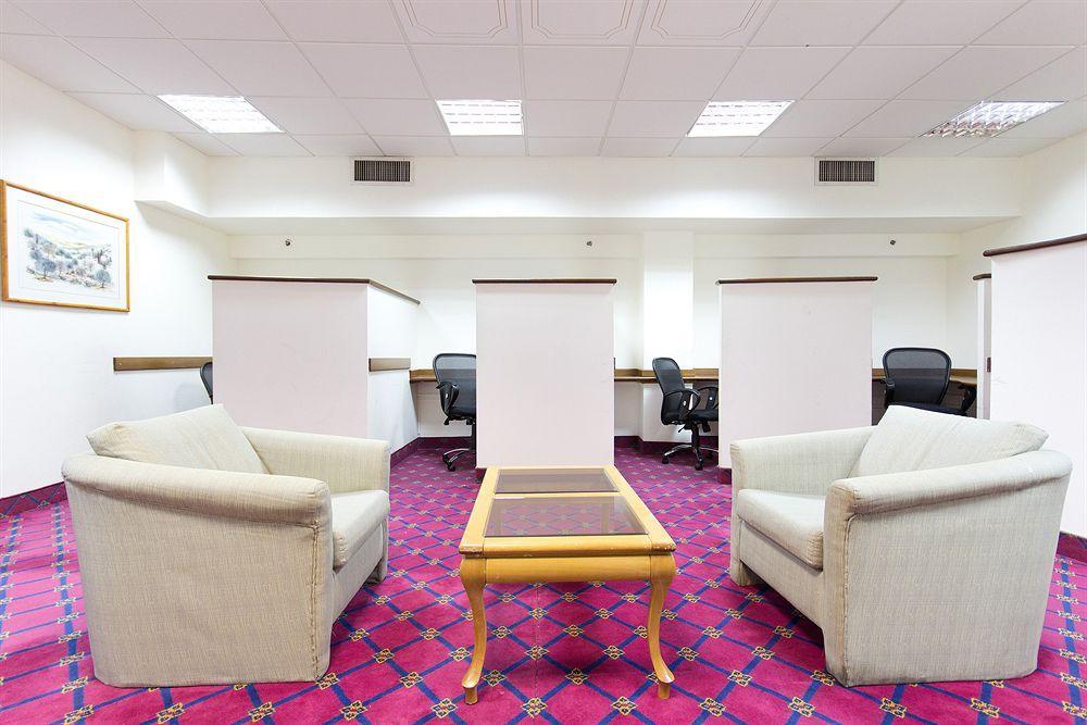 Royal Wing Hotel Yerusalem Bagian luar foto