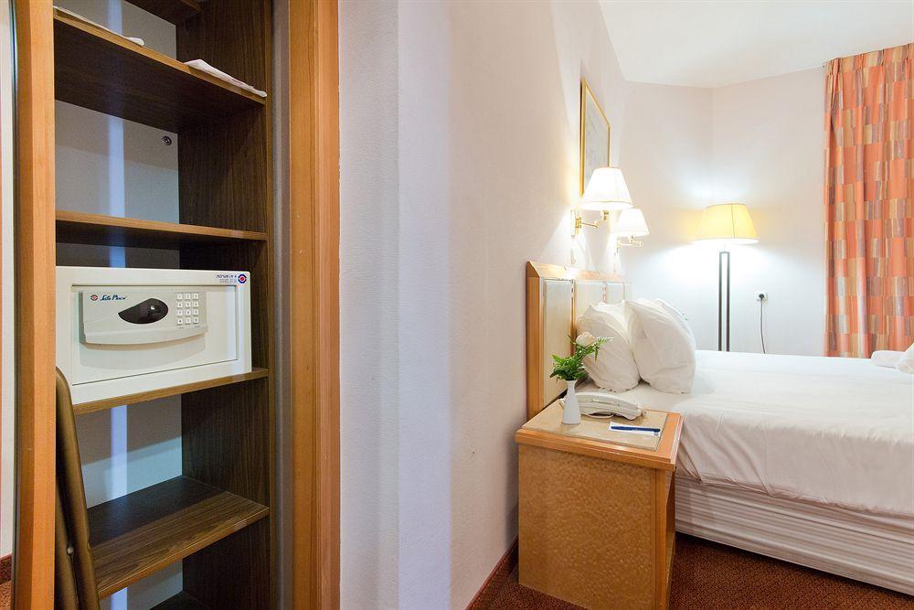 Royal Wing Hotel Yerusalem Bagian luar foto